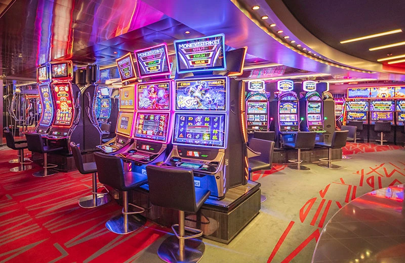 Slot Machines - Stay, Play and Win Large